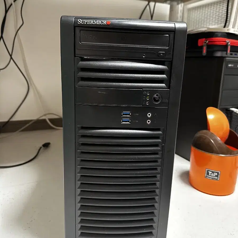 Supermicro Workstation 완본체.