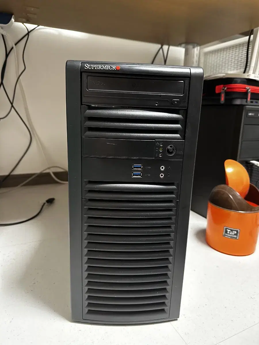 Supermicro Workstation 완본체.