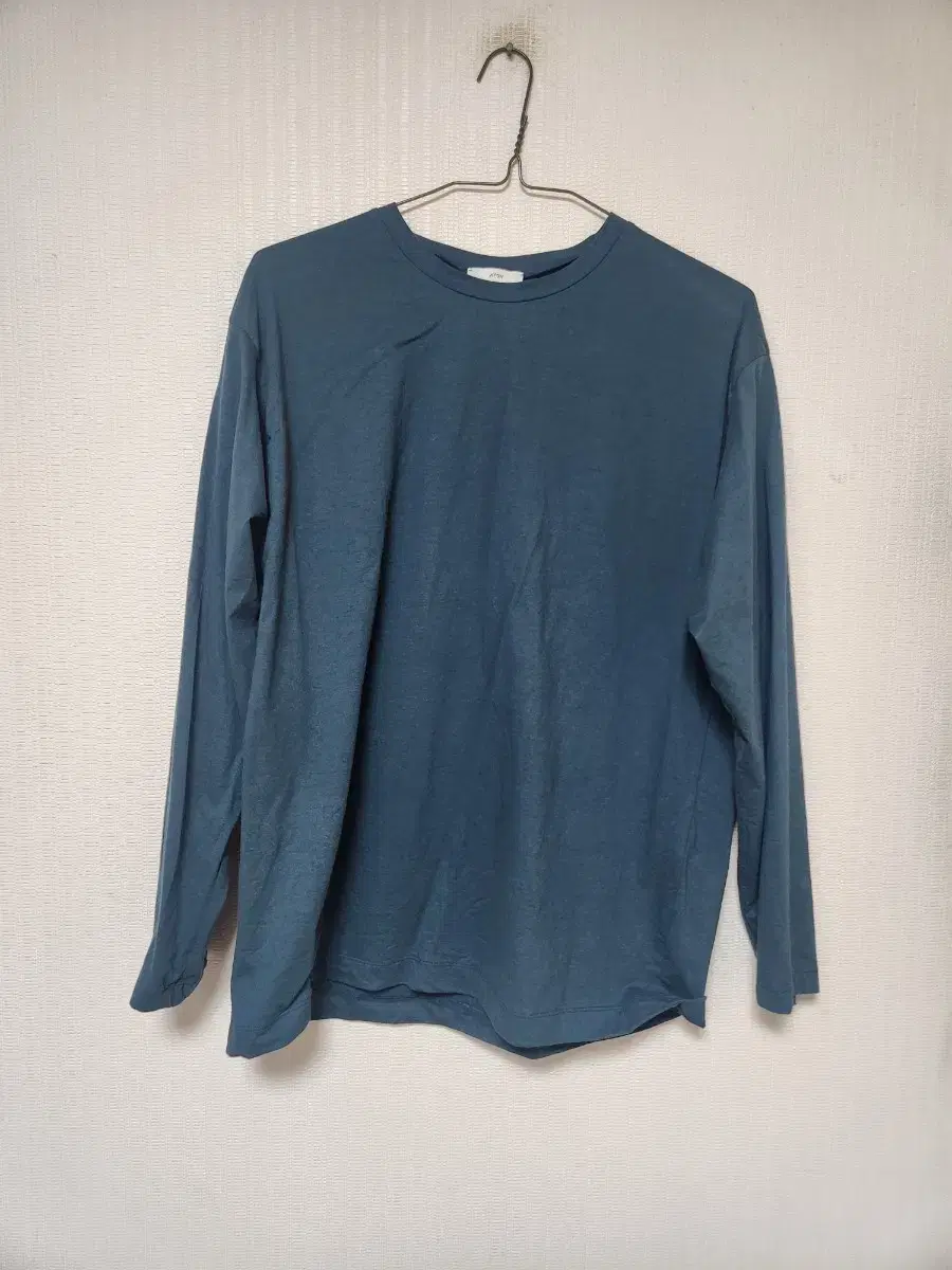 ATON T-shirt turquoise color 3 sizes to sell (Japan size 6)