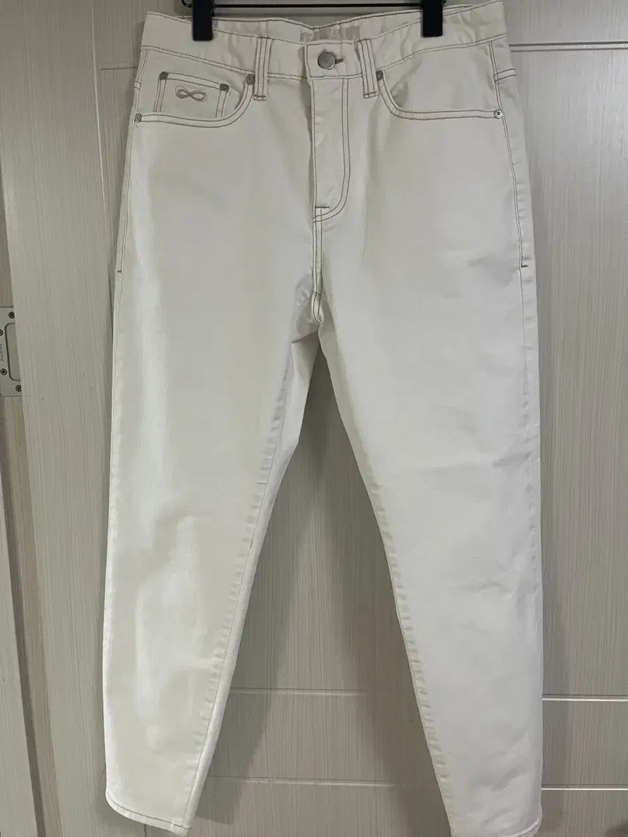 PLAC Crop Cream Jeans