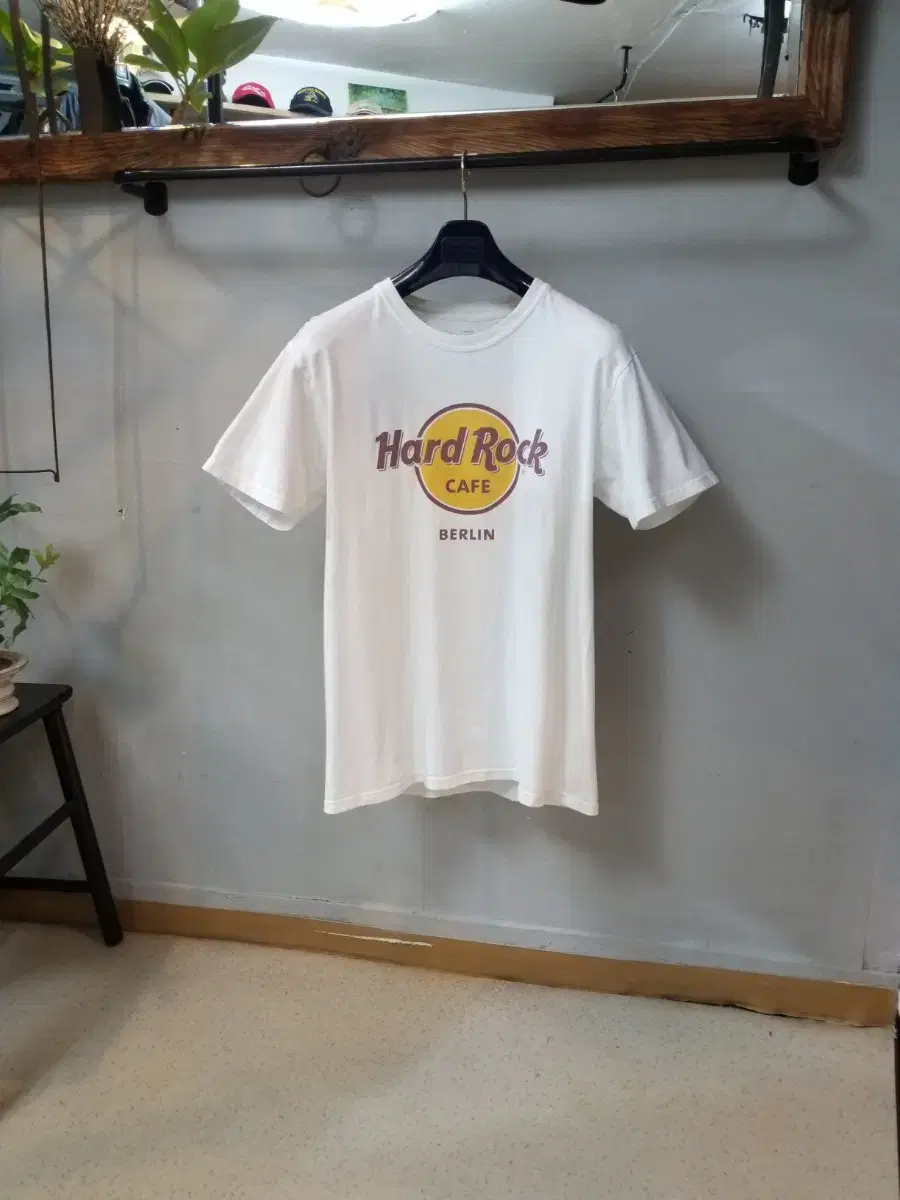 USA Hard Rock Cafe Vintage Imported T-Shirt . M