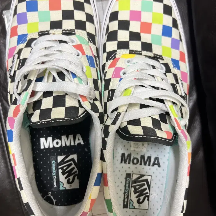 반스 X 모마 콜라보 컴피쿠시 에라 270 vans x moma