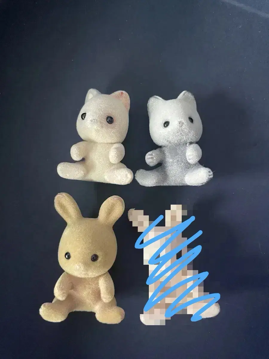 Old)discontinued)price)per)piece)varies)Sylvanian (tricolorCat grayCat eared yellow