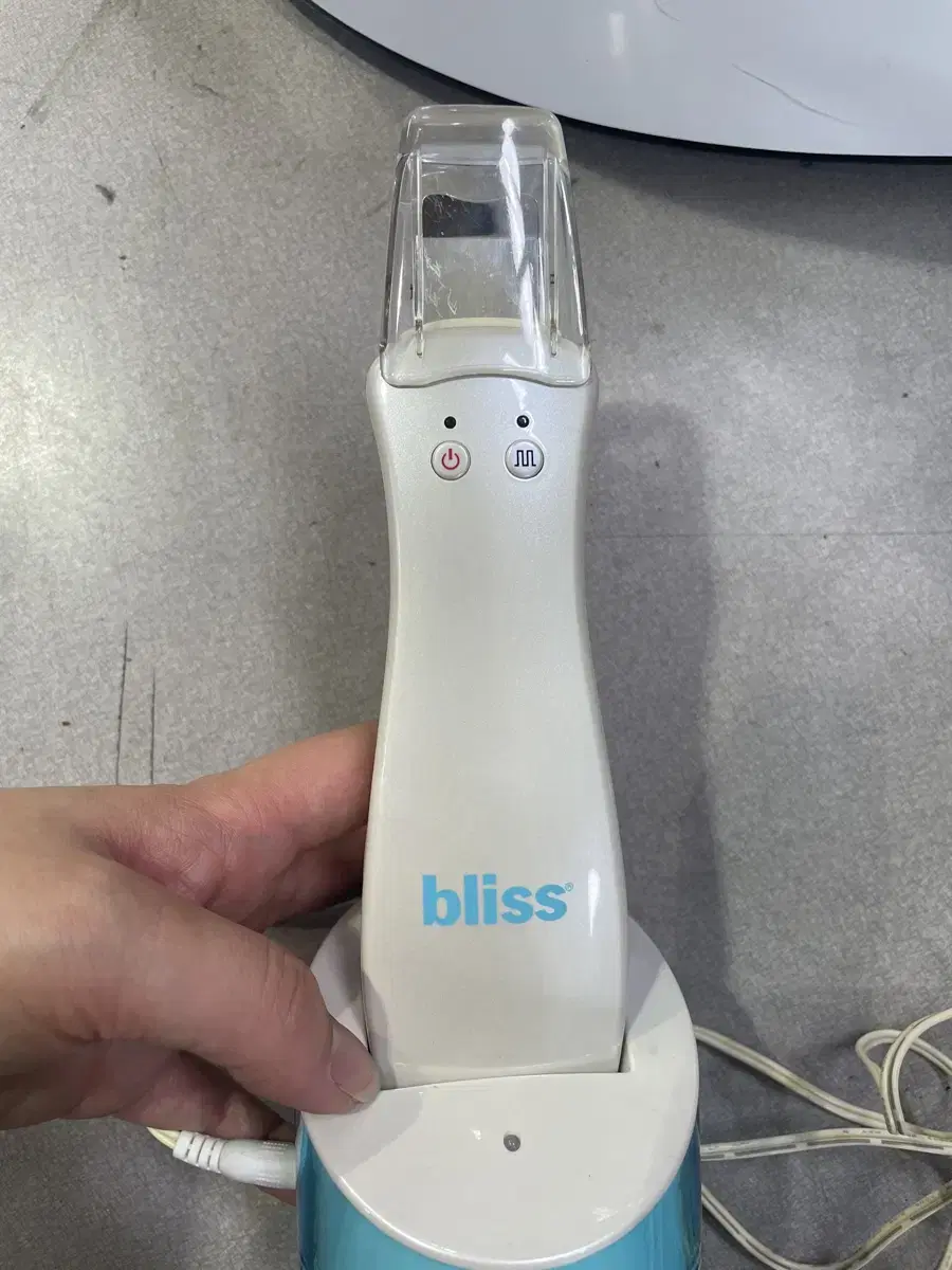 Bliss 포어 가젯 피지제거기 모공 각질제거기