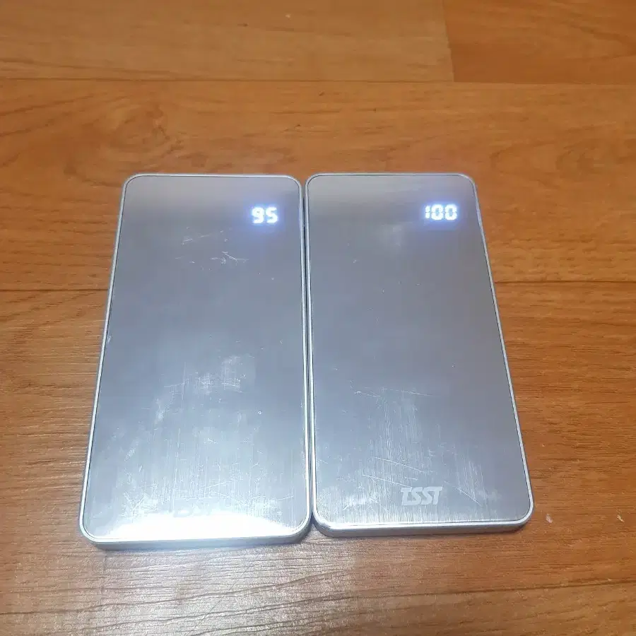 실버색 보조배터리 TSST 5,000mah 2개 1세트(TB050PA)