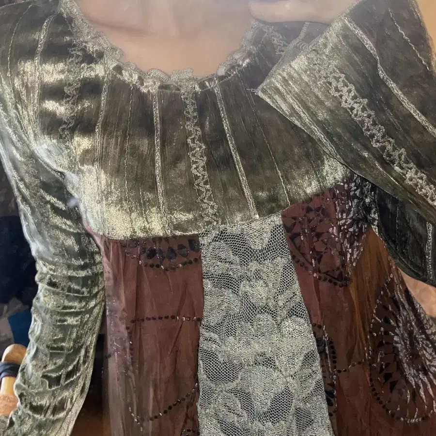 Vintage Oriental velour lace mix top