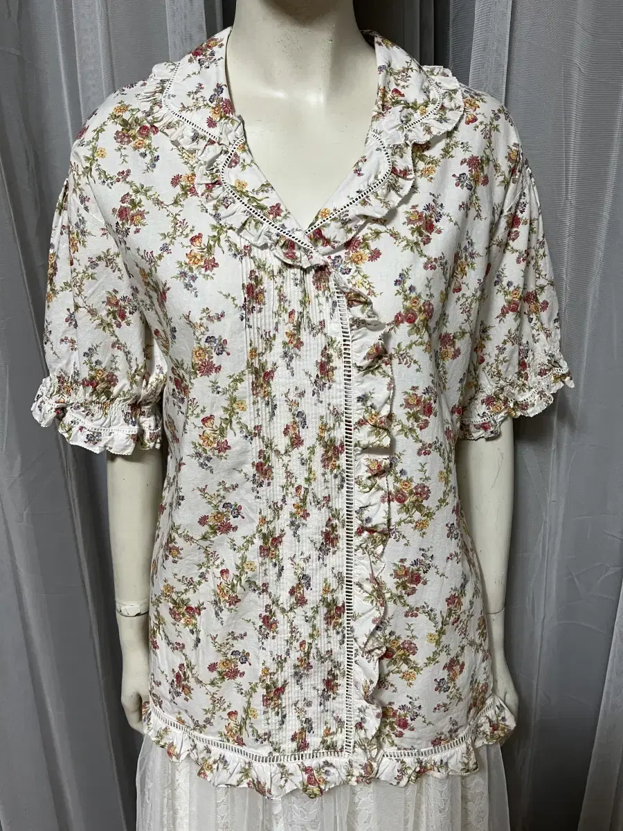 Pinkhouse Pin-Tuck Floral Blouse