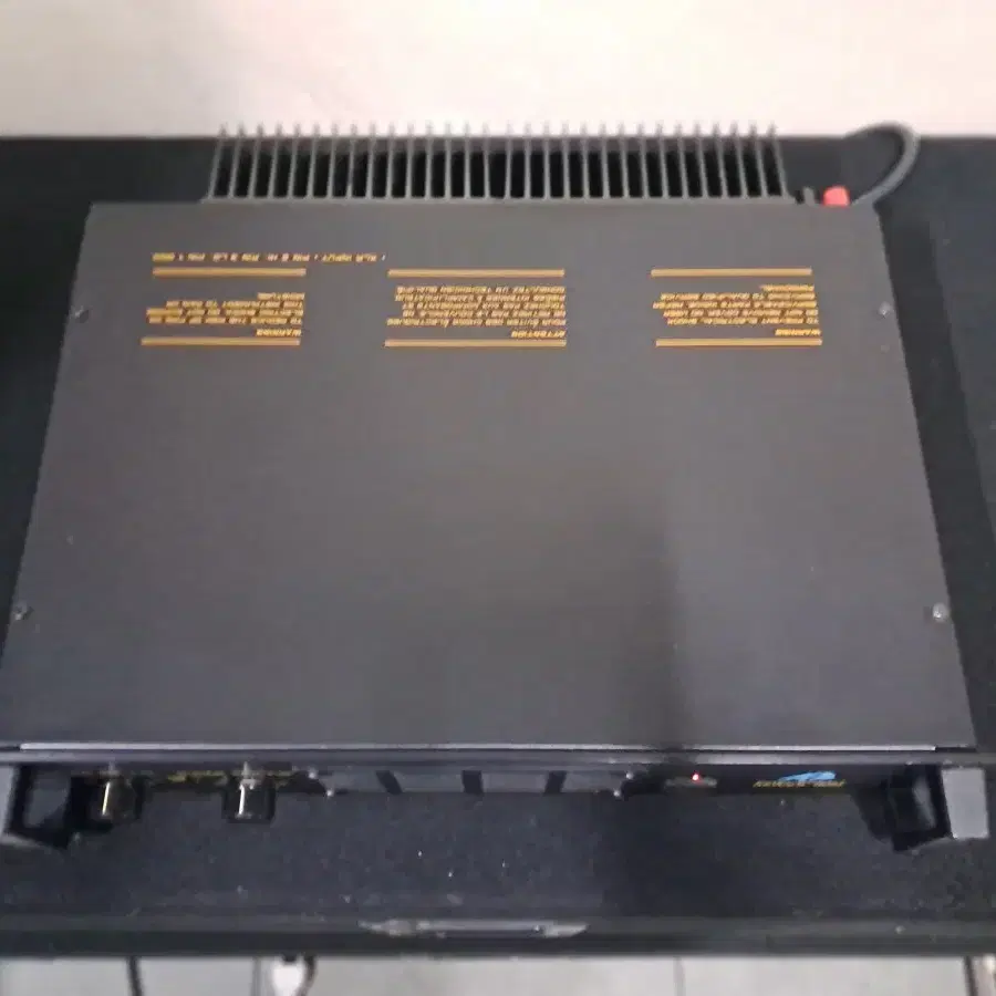 PRECEDENT SERIES 1650 POWER AMPLIFIER