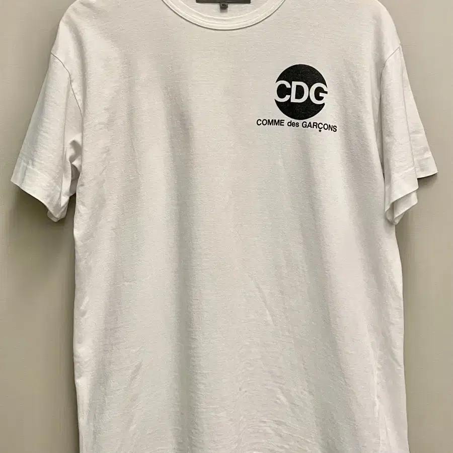 (L~XL)꼼데가르송 CDG 로고 프린팅 반팔티셔츠 화이트