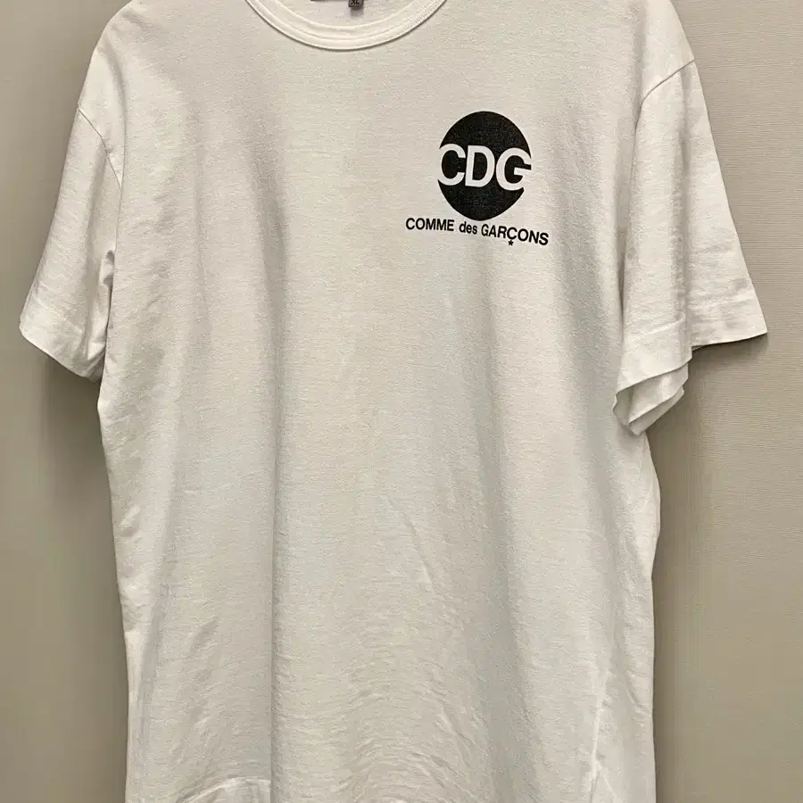 (L~XL)꼼데가르송 CDG 로고 프린팅 반팔티셔츠 화이트