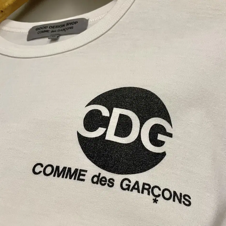 (L~XL)꼼데가르송 CDG 로고 프린팅 반팔티셔츠 화이트