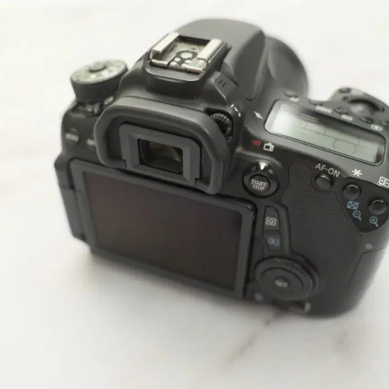 캐논 중급용 DSLR 카메라 EOS 70D 와 18-55 STM 렌즈