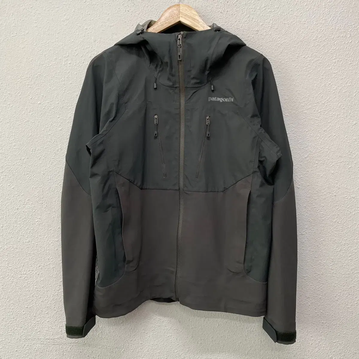 [S] Patagonia Men's Torrenshell Windbreaker N2751