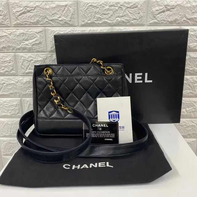 CHANEL / 빈티지 샤넬 2번대 마틀라세 블랙 램스킨 스몰 숄더백