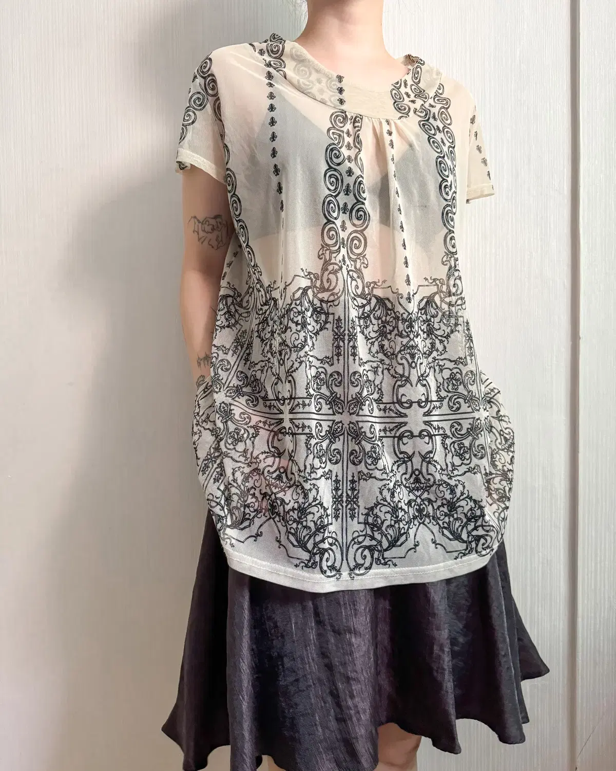 Oriental mood printing mesh top