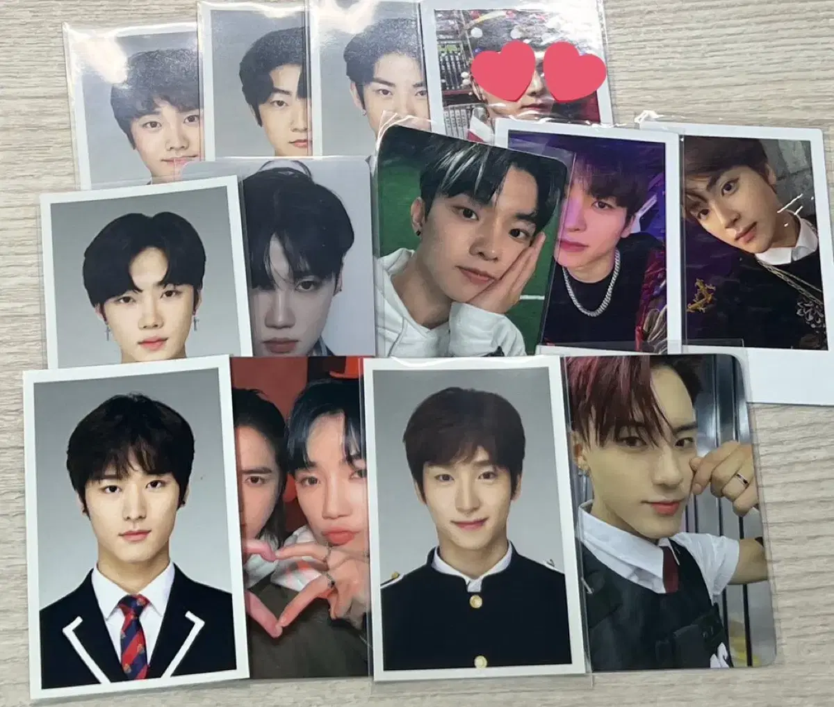 The Boyz juyeon younghoon new q sangyeon jacob kevin eric / Bow Photocard WTS