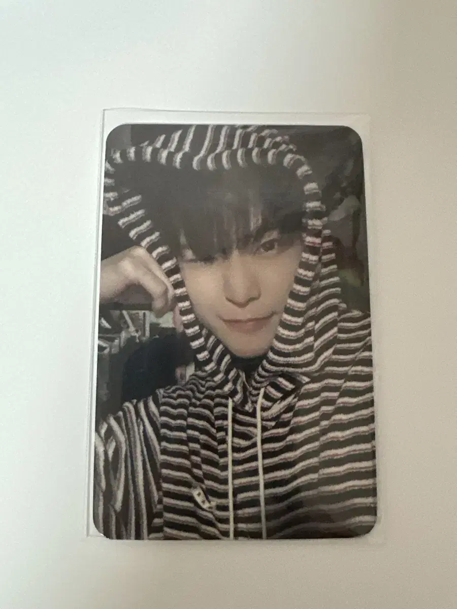 NCT doyoung Youthful Foam Solo photocard unreleased photocard Apple Music