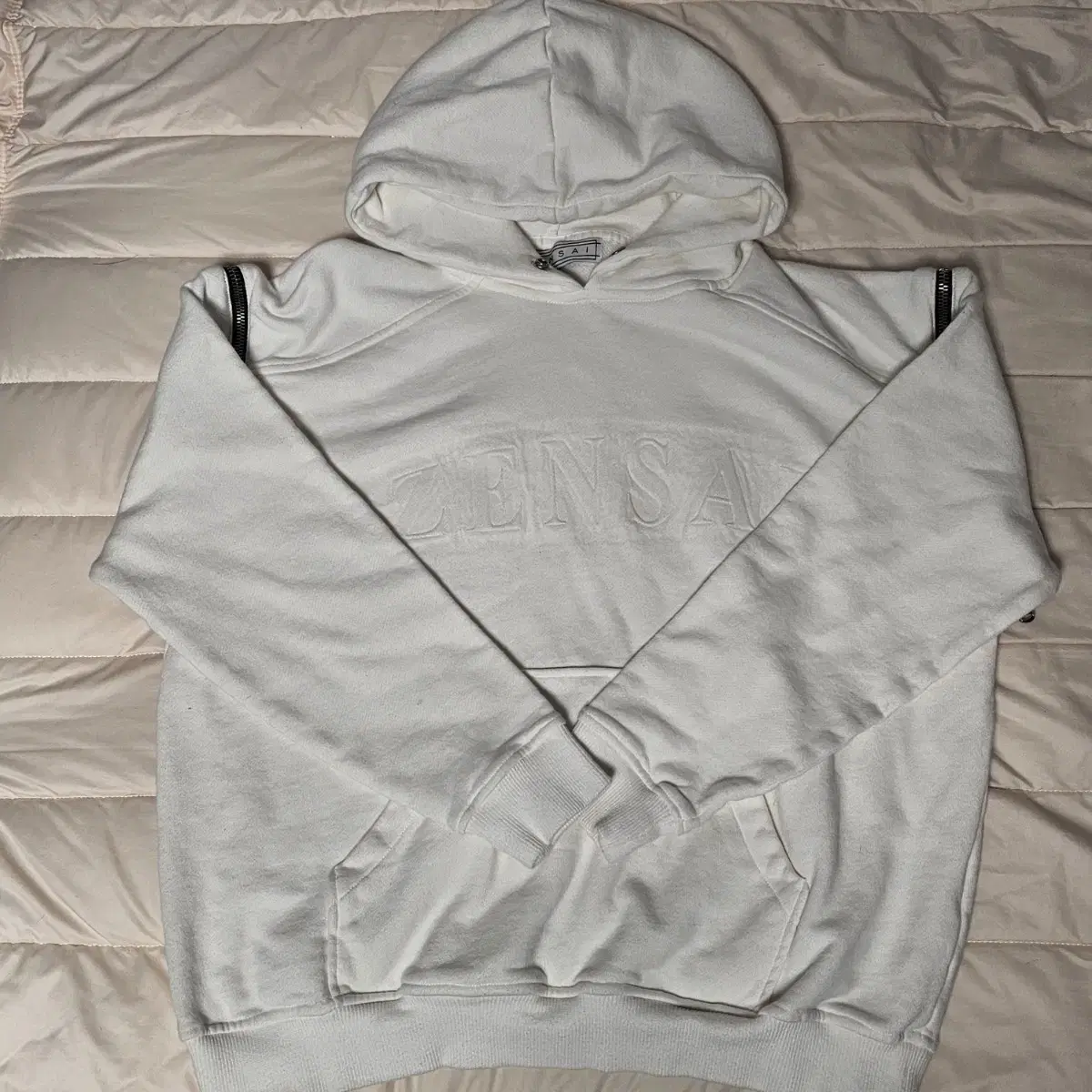 Xen Sai sleeve detachable hoodie