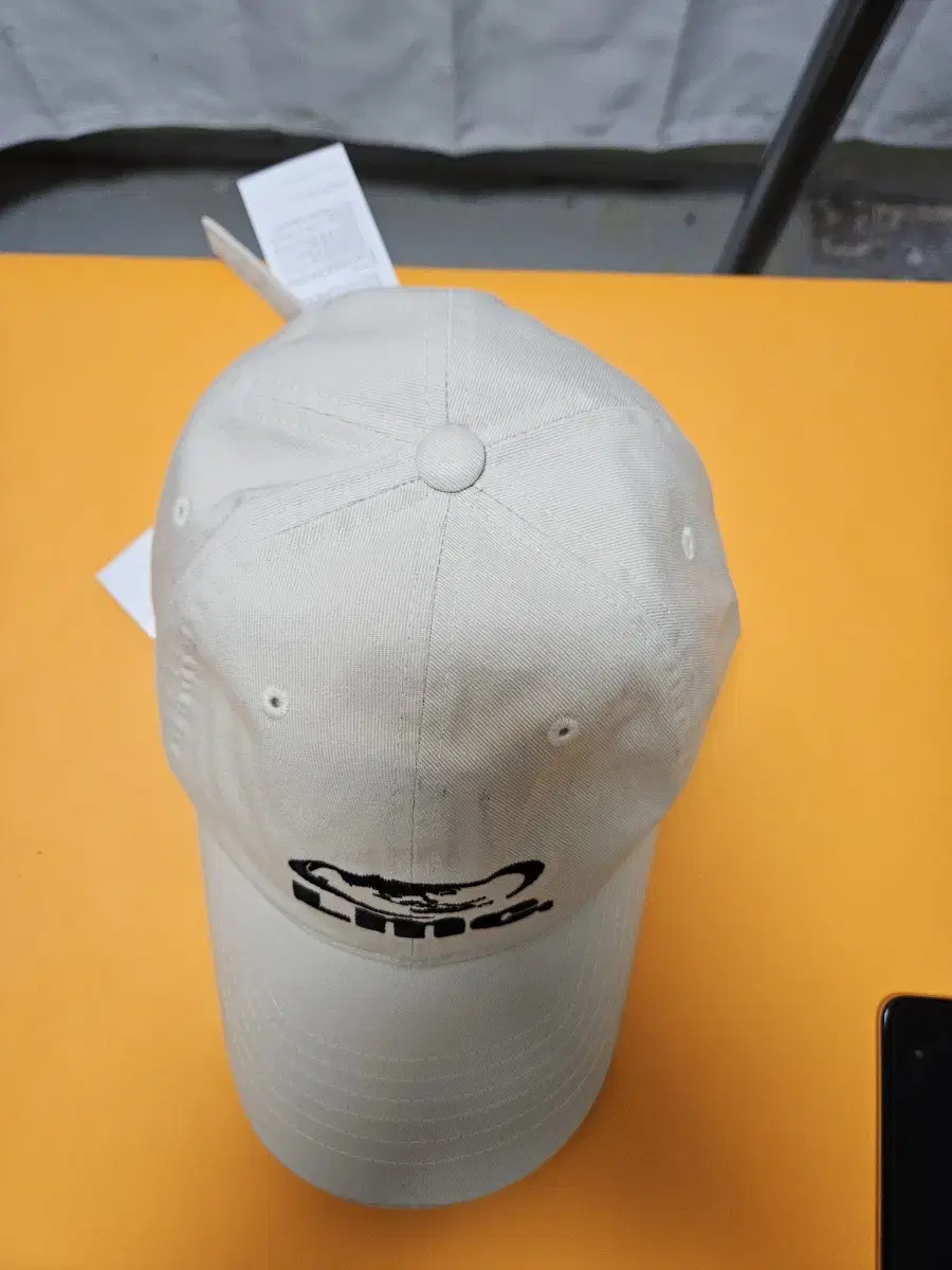 엘엠씨 OVAL GLOBE CAP sand