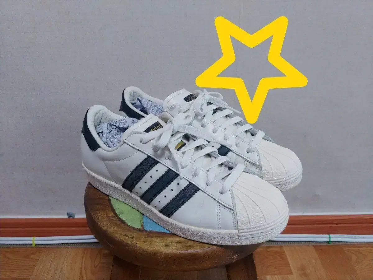 240 / ADIDAS (아디다스) 여성 빈티지 슈퍼스타 80s 운동화