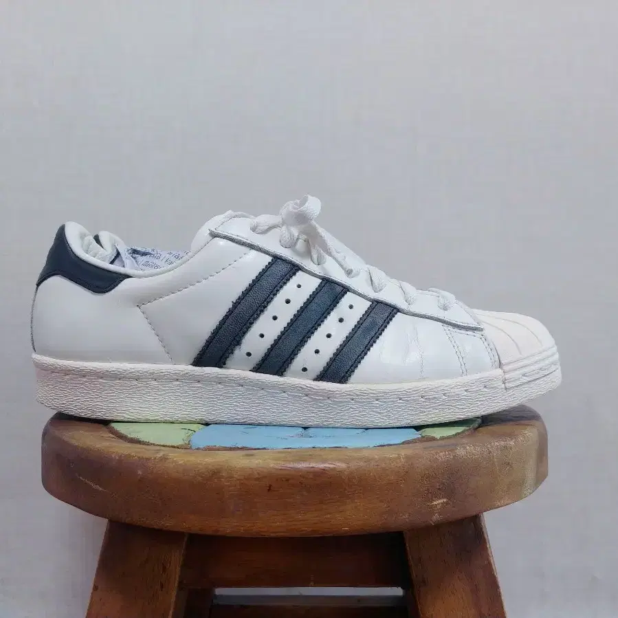 240 / ADIDAS (아디다스) 여성 빈티지 슈퍼스타 80s 운동화