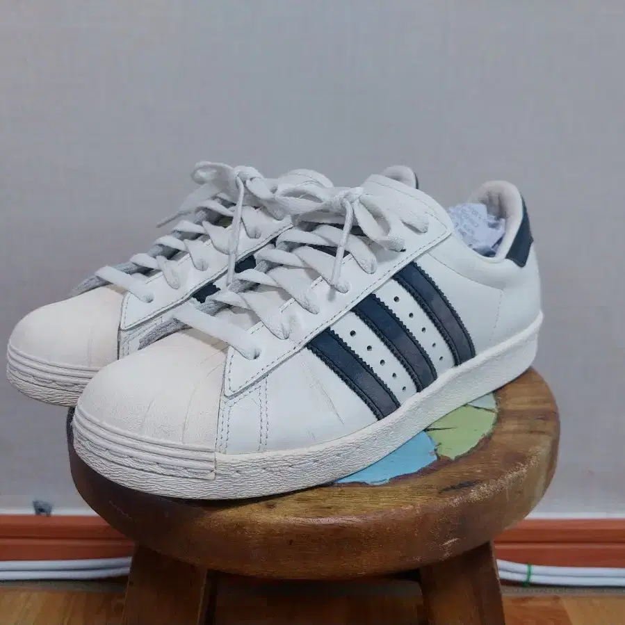 240 / ADIDAS (아디다스) 여성 빈티지 슈퍼스타 80s 운동화