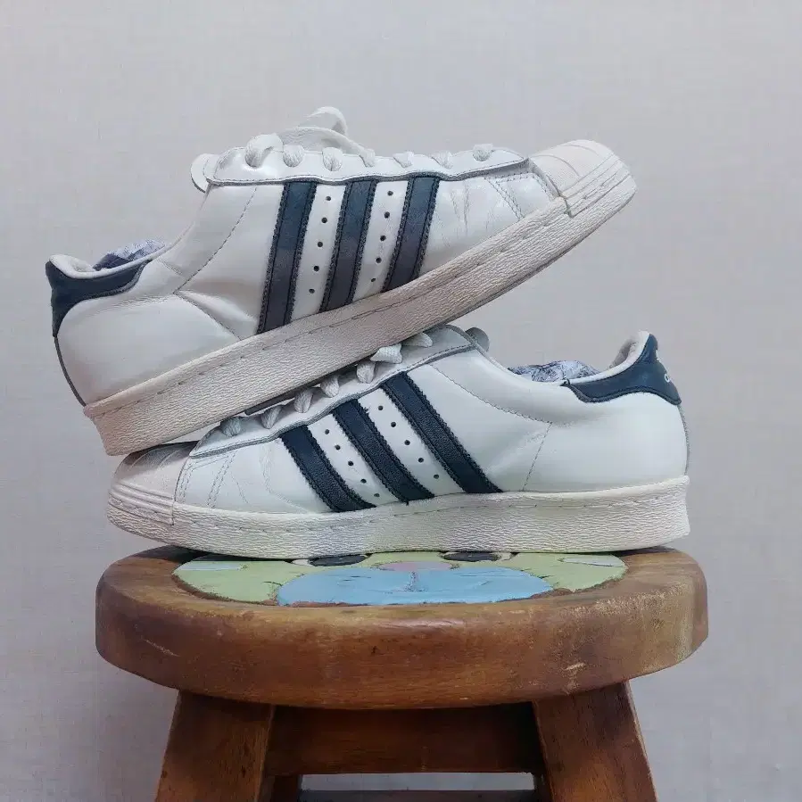 240 / ADIDAS (아디다스) 여성 빈티지 슈퍼스타 80s 운동화