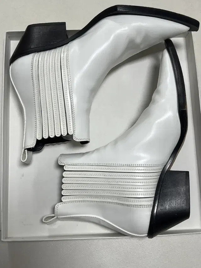 Helmut Lang cowboy boot 40