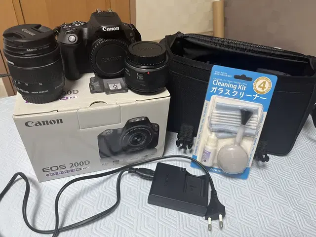 캐논 200d+기본렌즈+단렌즈+가방+충전기 등