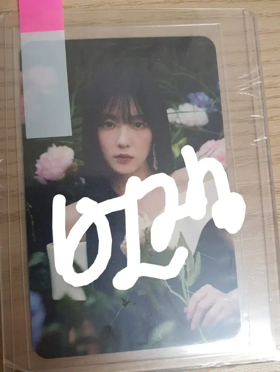 red velvet irene circles pop up photocards