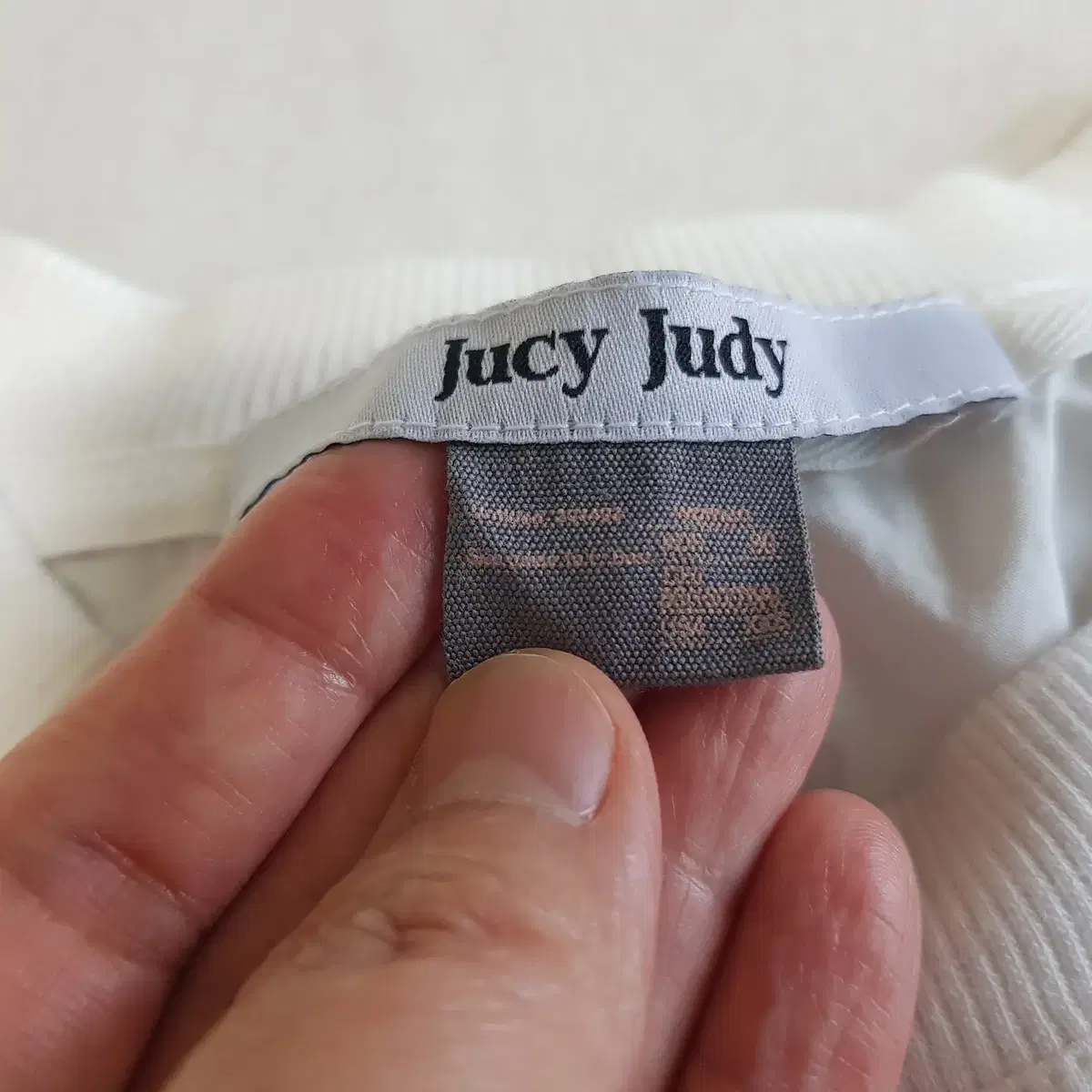 (무료배송) Jucy Judy 쥬시쥬디 화이트 오버핏 크롭티 [80]