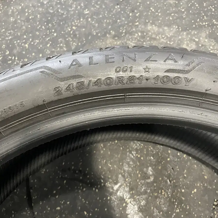 브릿지스톤 ALENZA 245/40R21 중고판매