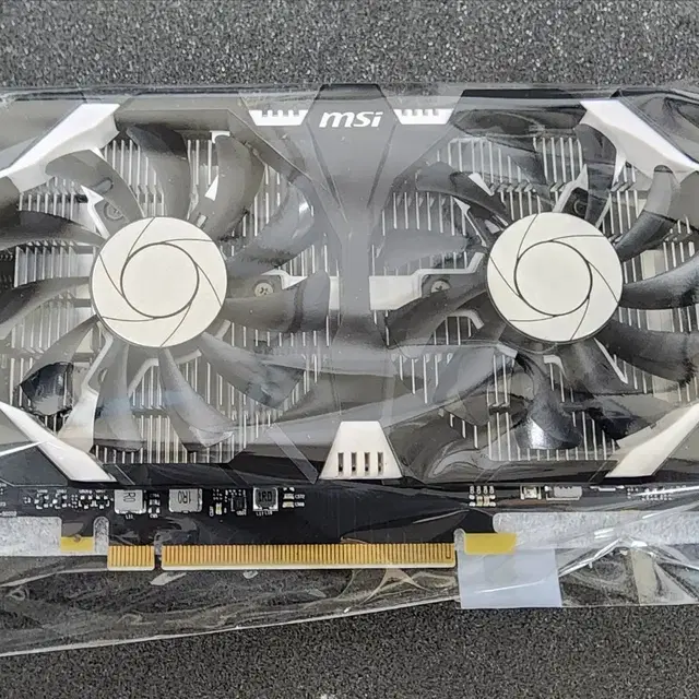 MSI GeForce GTX 1050 Ti 4G 판매 합니다.