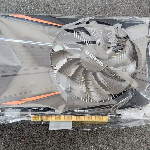 기가바이트 GeForce GTX 1050 2G 판매 합니다.