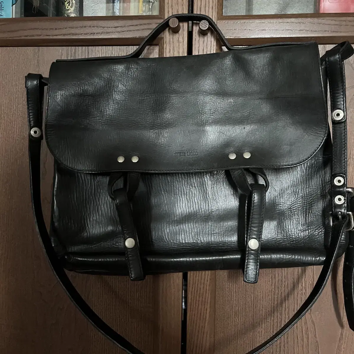 스티브 모노 가죽 가방 Satchel Messenger  메신저백