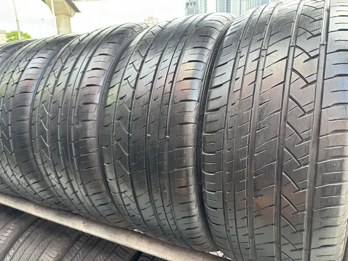 알뜰족을 위한 중고타이어 245/45R18 4짝