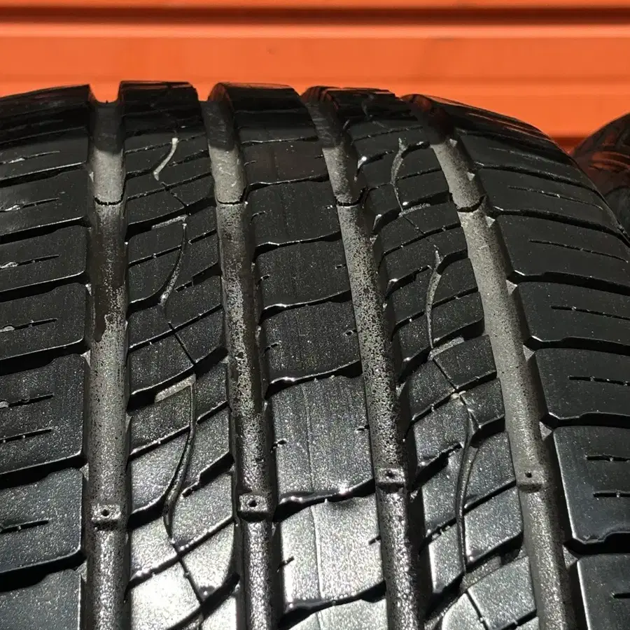 알뜰족을 위한 중고타이어 225/55R19 4본