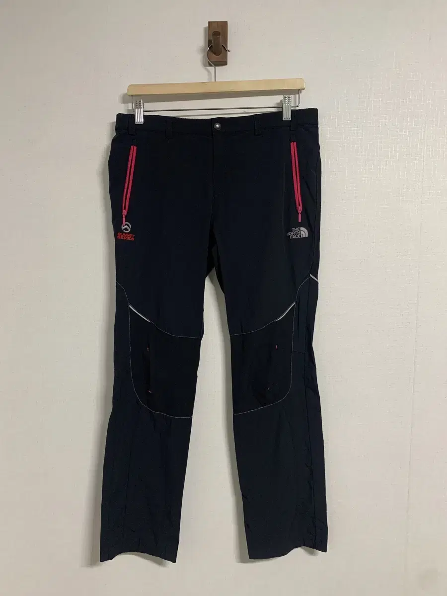 [76]The North Face Women's Mountaineering Pants