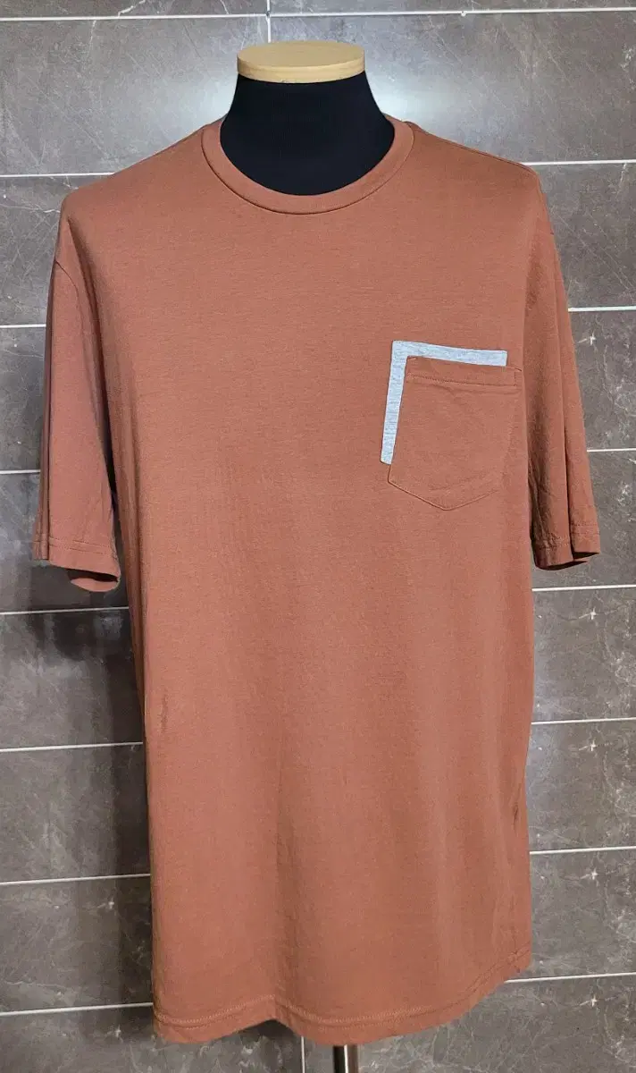 (Men's size XL) Camel Vahn Tee