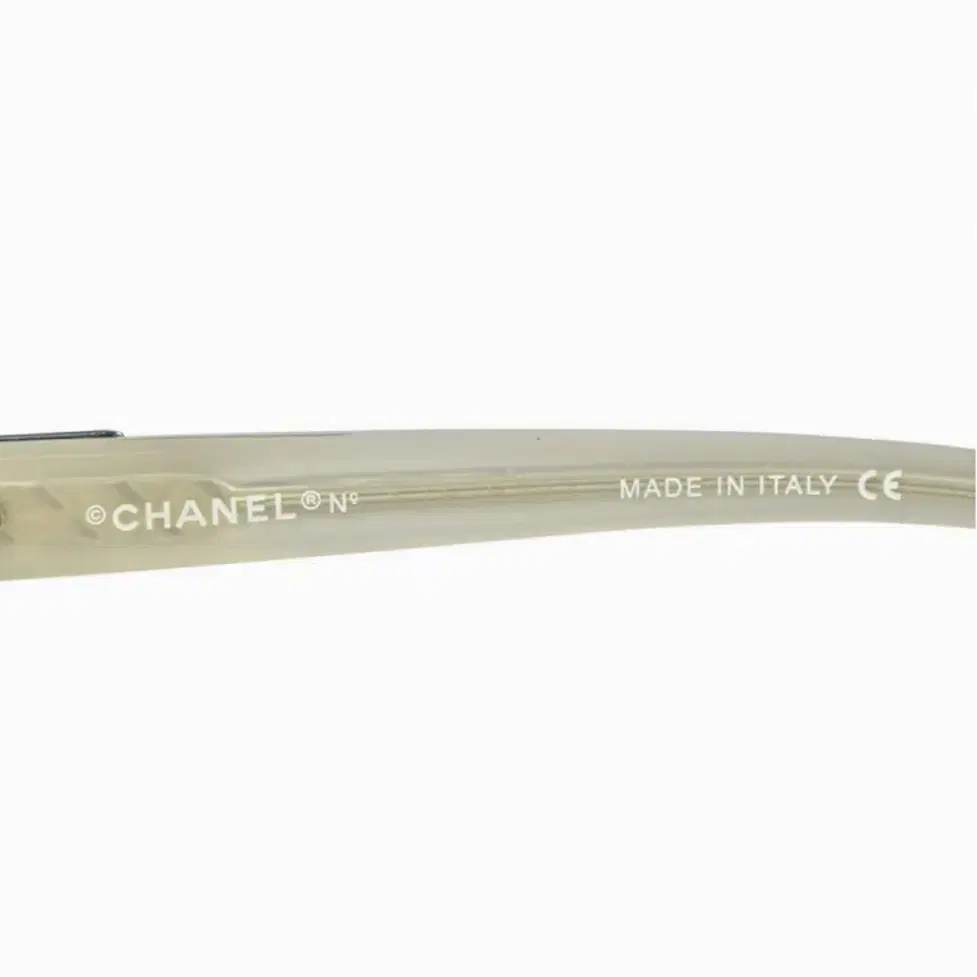 30% off CHANEL 2000s vintage sunglass