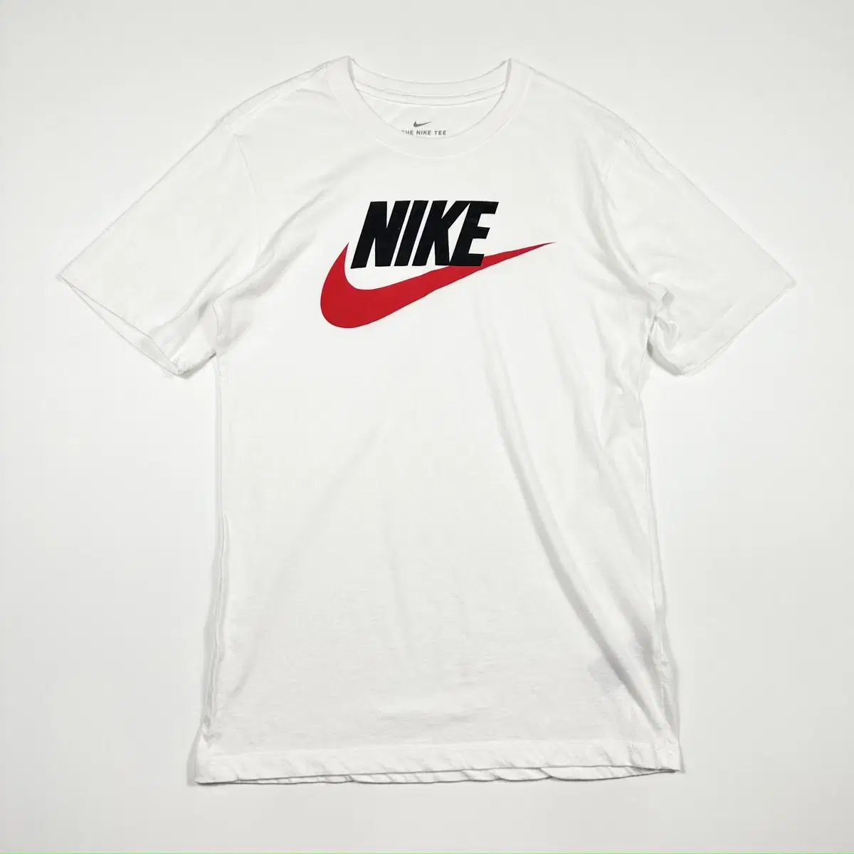 (M) Nike Fuchsura Big Logo Vahn Shorty White