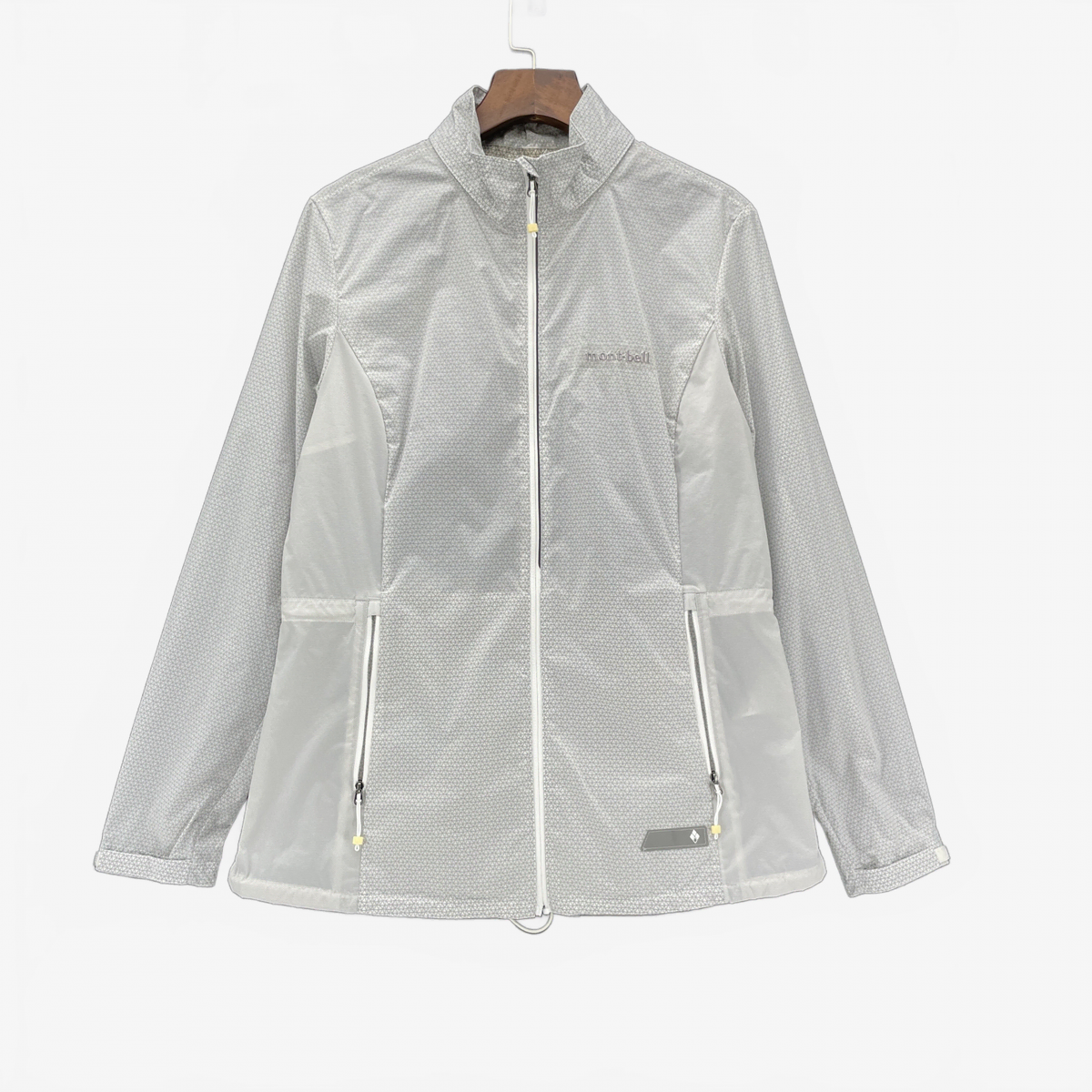 (95) Montbell Outdoor Mountaineering Windbreaker Jacket White