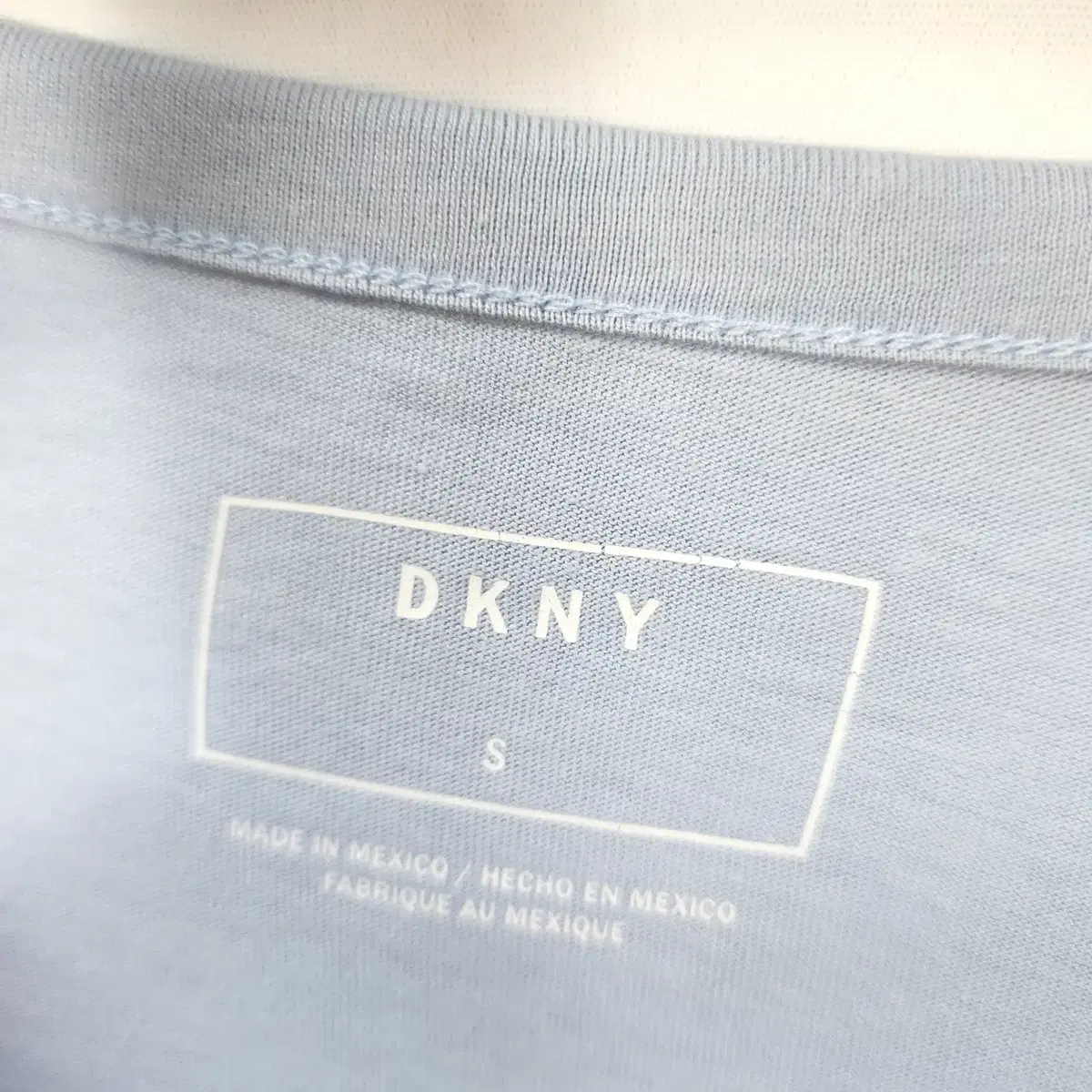 택달린 새옷 (S) DKNY 여성 반팔 티셔츠