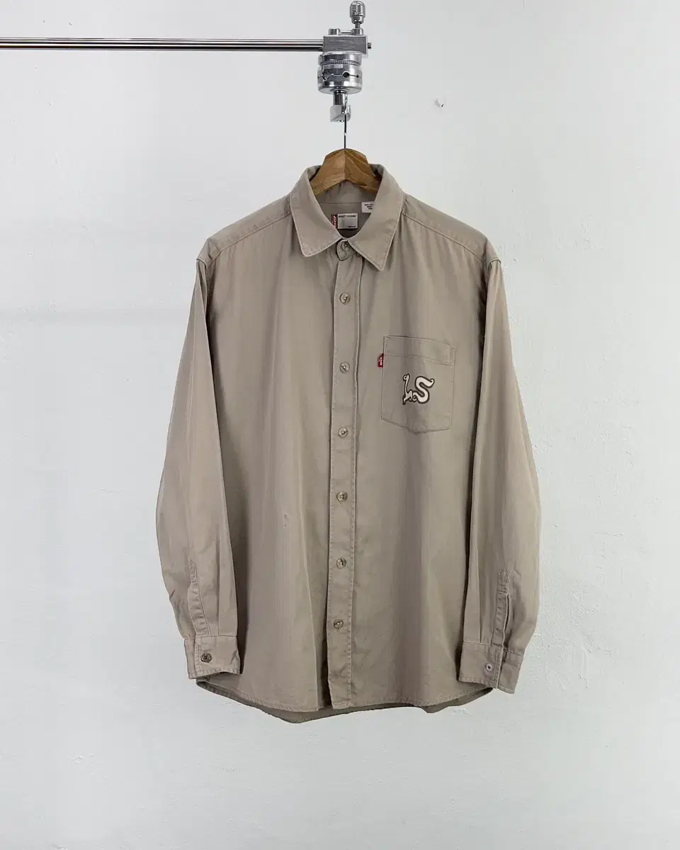 Levi's Red Tab Beige North Bay Big Logo Pocket Shirt