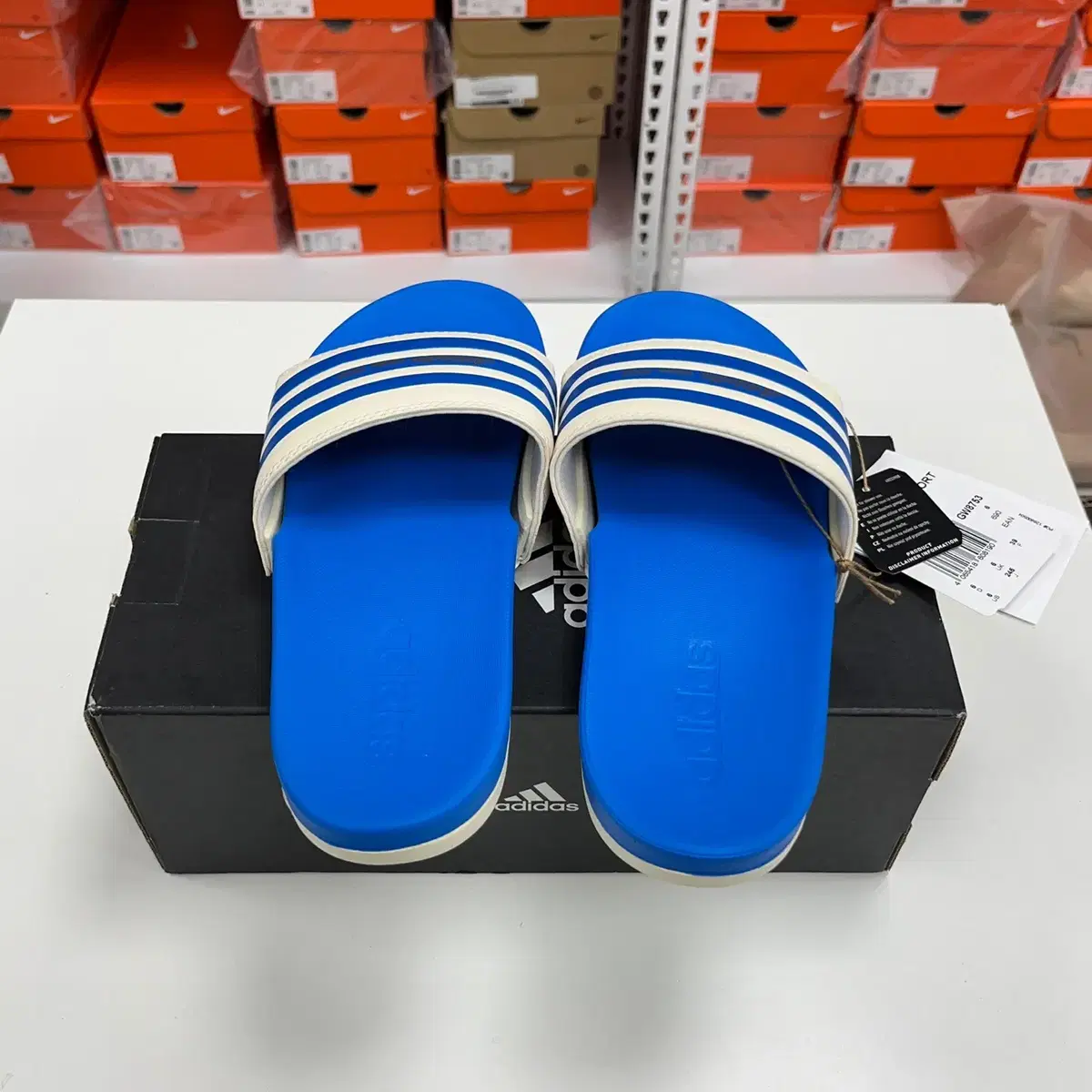 [245] adidas 아디다스 아딜렛 컴포트 슬리퍼 GW8753