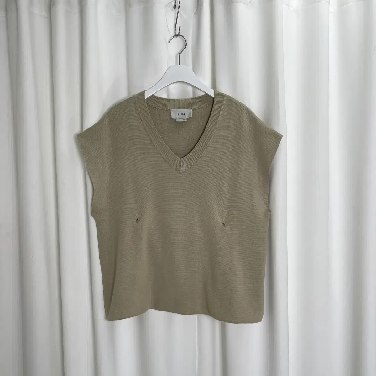 YOKE York Beige Long Sleeve Switchable Knit Vest