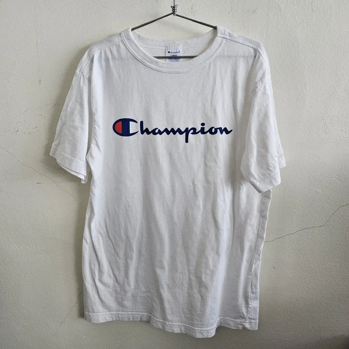 챔피온 CHAMPION  로고 화이트 반팔 티셔츠