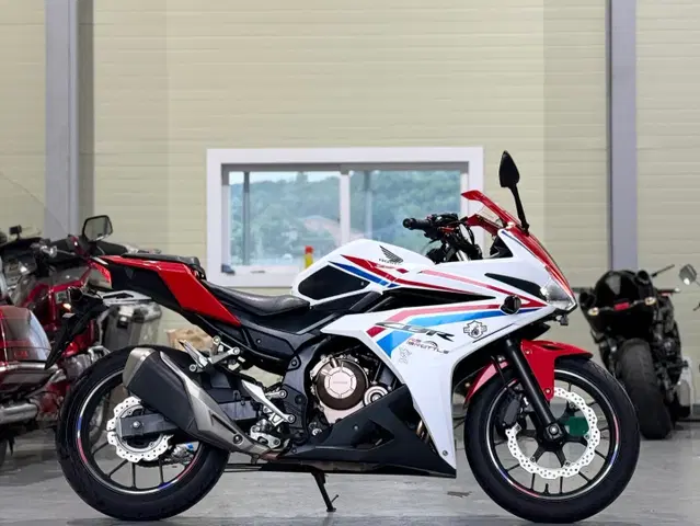 CBR500R 16년식 상태 최상급 깔끔한차량 판매합니다