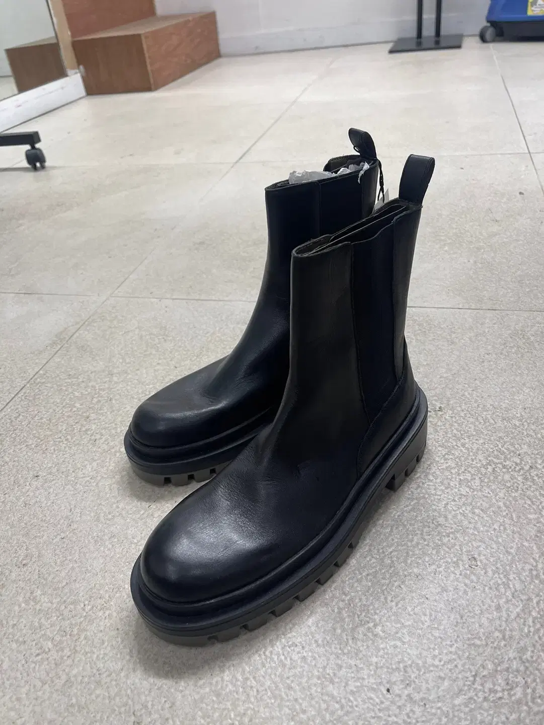 Zara Boots Size 39_New Item