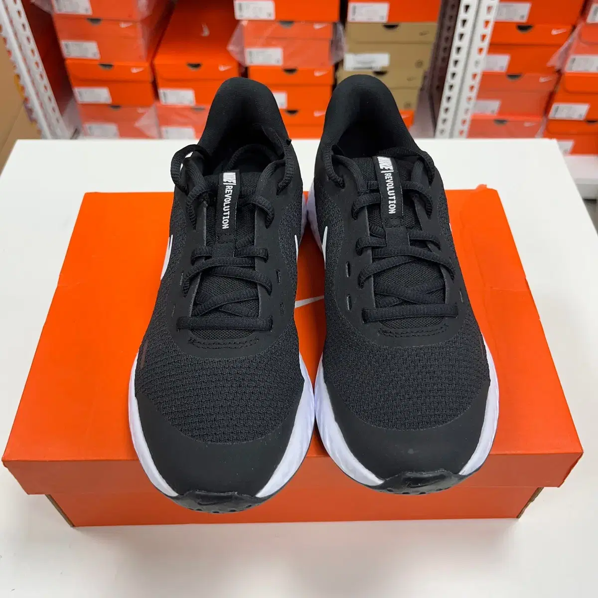 [235] NIKE 나이키 레볼루션5 GS 운동화 BQ5671-003